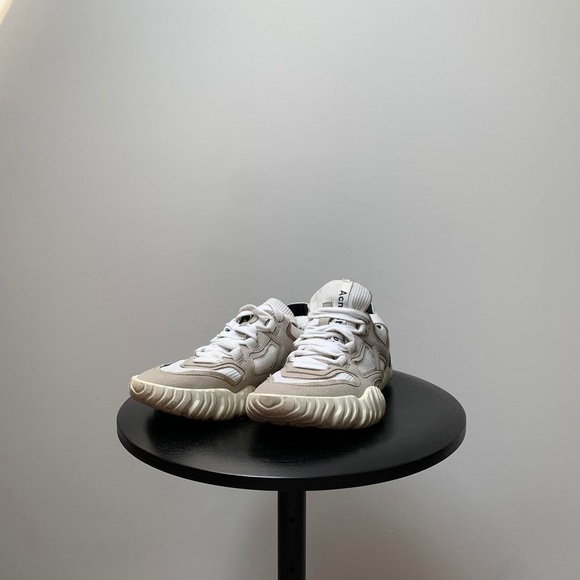 Acne Studios Beige Grey / White Berun Sneakers from FW 2019 - Picture 2 of 5